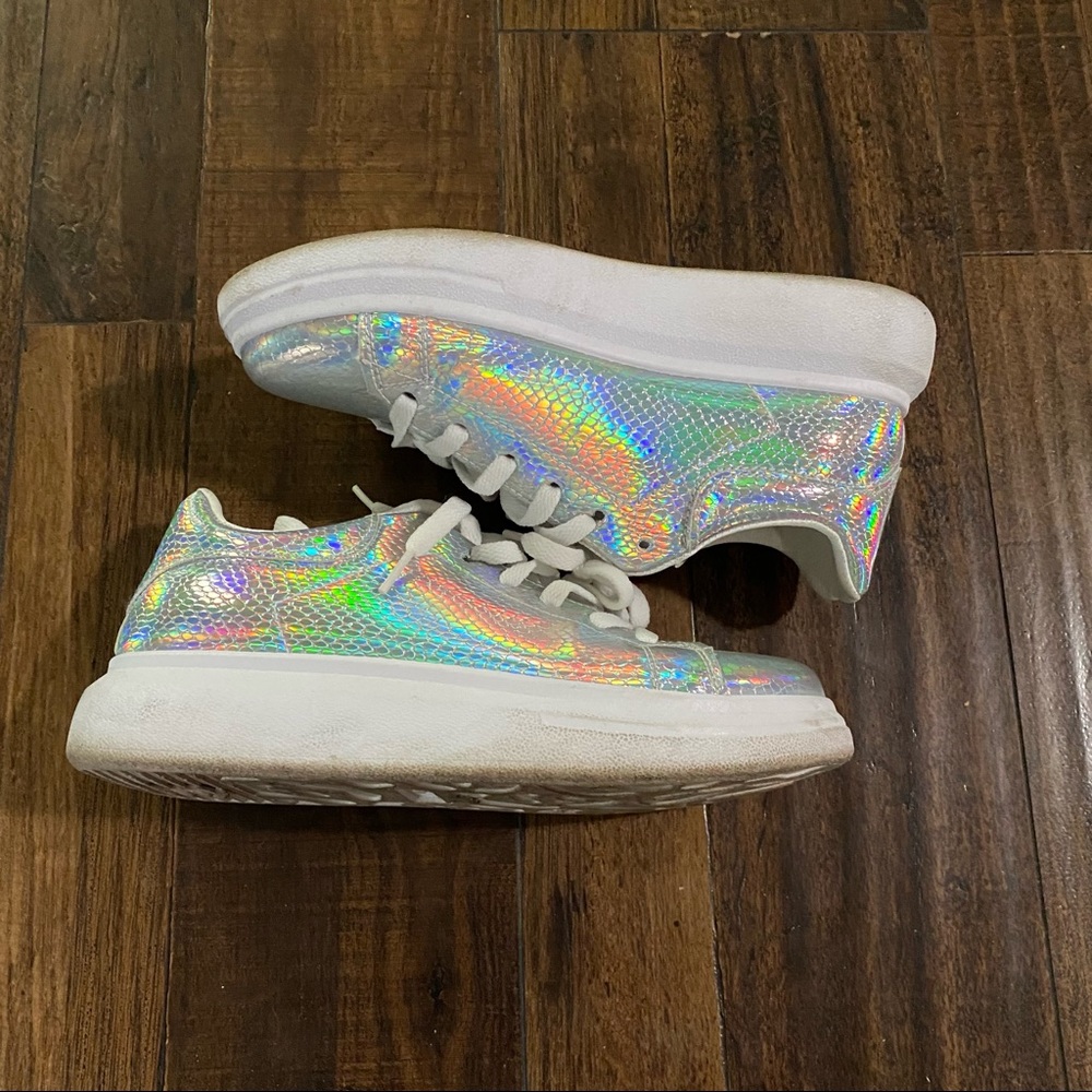 SHEIN Metallic Holographic lace up Sneakers - Picture 2 of 5